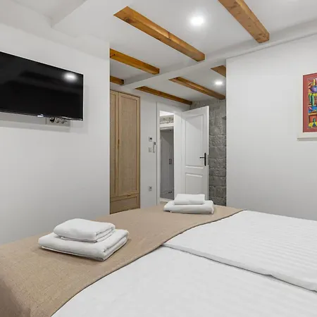 House Marijeta And Tonka Τρογκίρ